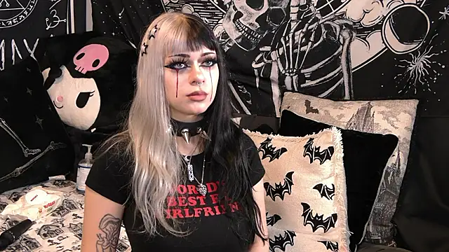 Paige Turner online show from February 5, 1:43 am