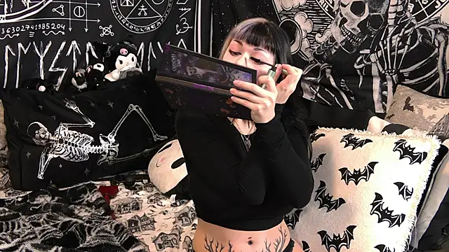 Snapshot of Paige_Turner chatting on March 18, 3:09 am Paige Turner online show from March 18, 3:09 am