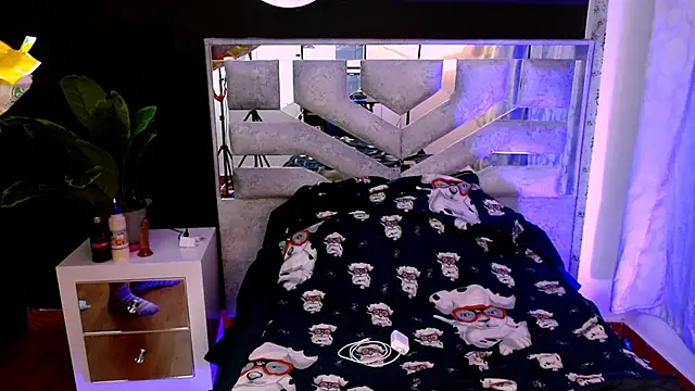 Snapshot of violet_bunnyy chatting on September 23, 3:09 am violet bunnyy online show from September 23, 3:09 am