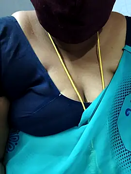 Snapshot of TAMIL_ELAKKIYA chatting on February 27, 4:40 pm TAMIL ELAKKIYA online show from February 27, 4:40 pm