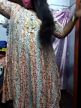 Snapshot of TAMIL_ELAKKIYA chatting on March 4, 5:41 pm TAMIL ELAKKIYA online show from March 4, 5:41 pm