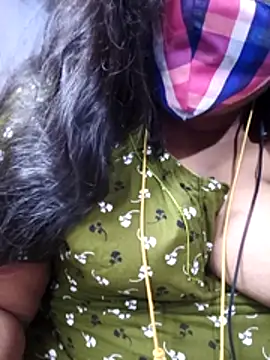 Snapshot of TAMIL_ELAKKIYA chatting on March 18, 6:00 pm TAMIL ELAKKIYA online show from March 18, 6:00 pm