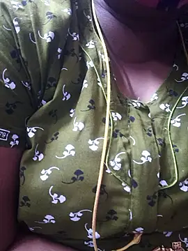 Snapshot of TAMIL_ELAKKIYA chatting on March 19, 7:01 am TAMIL ELAKKIYA online show from March 19, 7:01 am