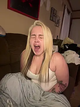 JuicyExxxperience online show from March 22, 12:08 pm