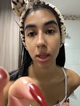 Snapshot of Kassie_Collins chatting on November 11, 8:42 pm Kassie Collins online show from November 11, 8:42 pm