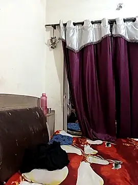 MEERAcle online show from February 27, 4:51 pm