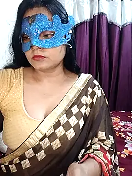 Snapshot of MEERAcle chatting on April 20, 2:53 pm MEERAcle online show from April 20, 2:53 pm