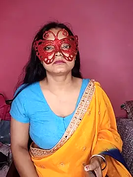 Snapshot of MEERAcle chatting on April 29, 5:33 am MEERAcle online show from April 29, 5:33 am