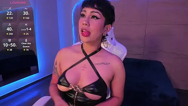 Snapshot of ZahaRose chatting on October 18, 4:37 am ZahaRose online show from October 18, 4:37 am