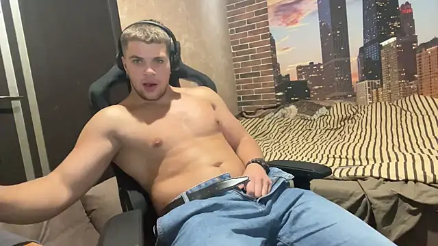 MusclePhantom online show from September 26, 7:40 pm