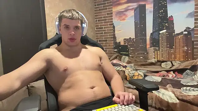 MusclePhantom online show from October 31, 9:27 pm