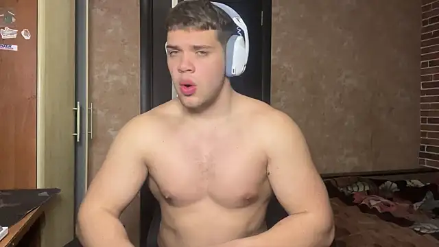 MusclePhantom online show from May 5, 8:06 pm