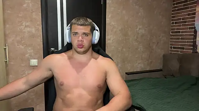 MusclePhantom online show from May 24, 9:09 pm