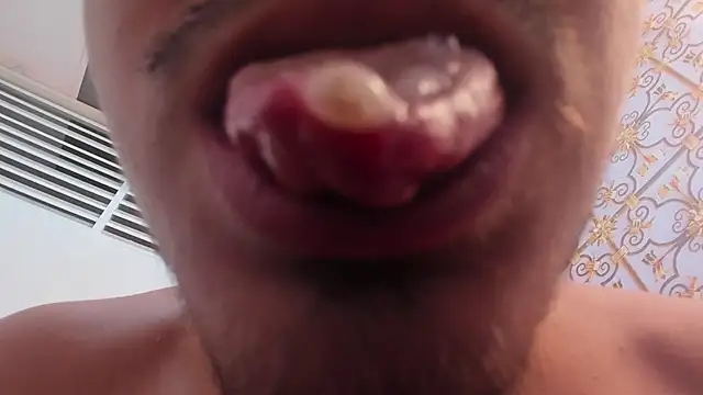 Snapshot of juanmechanic_ chatting on February 5, 6:07 am juanmechanic online show from February 5, 6:07 am