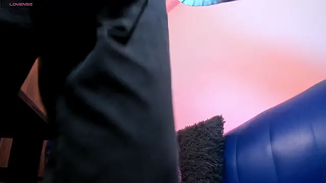 Snapshot of juanmechanic_ chatting on February 11, 7:02 am juanmechanic online show from February 11, 7:02 am