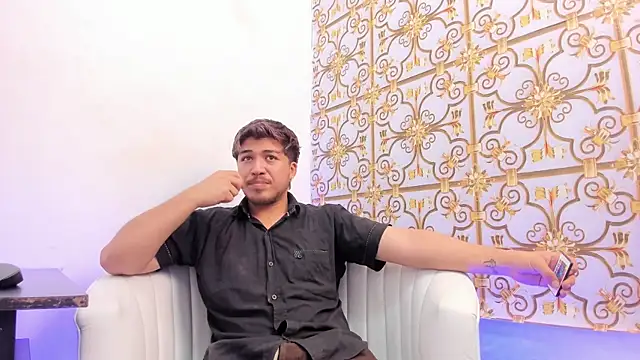 Snapshot of juanmechanic_ chatting on February 17, 6:43 am juanmechanic online show from February 17, 6:43 am