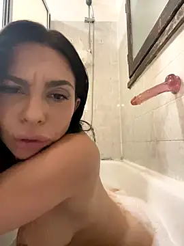 Snapshot of salvana chatting on October 24, 6:26 pm salvana online show from October 24, 6:26 pm