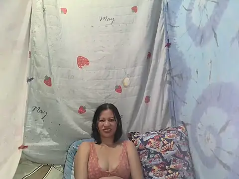 Snapshot of AgnesCutie chatting on November 13, 11:53 am AgnesCutie online show from November 13, 11:53 am