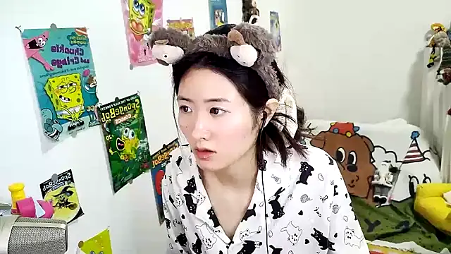 Snapshot of Moonlight-23 chatting on October 15, 2:28 pm Moonlight-23 online show from October 15, 2:28 pm