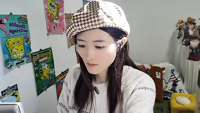 Snapshot of Moonlight-23 chatting on October 31, 2:29 pm Moonlight-23 online show from October 31, 2:29 pm