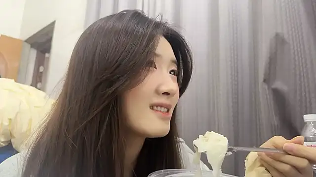 Snapshot of Moonlight-23 chatting on November 21, 12:59 pm Moonlight-23 online show from November 21, 12:59 pm