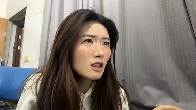 Snapshot of Moonlight-23 chatting on November 24, 1:00 pm Moonlight-23 online show from November 24, 1:00 pm