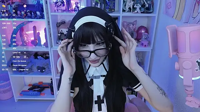 Nana stolass online show from July 3, 12:00 pm