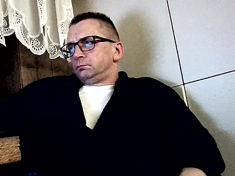 Snapshot of bajka760 chatting on November 20, 5:29 am bajka760 online show from November 20, 5:29 am