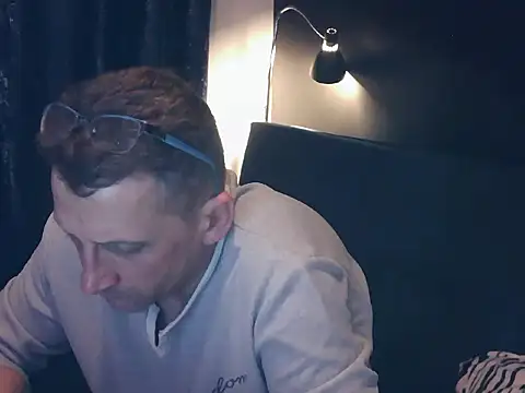 Snapshot of bajka760 chatting on February 9, 2:37 am bajka760 online show from February 9, 2:37 am