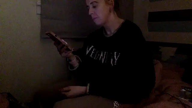 Bellababexox online show from May 15, 10:50 pm