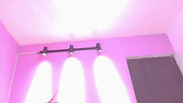 Snapshot of AndreaSweet2 chatting on May 27, 7:44 pm AndreaSweet2 online show from May 27, 7:44 pm