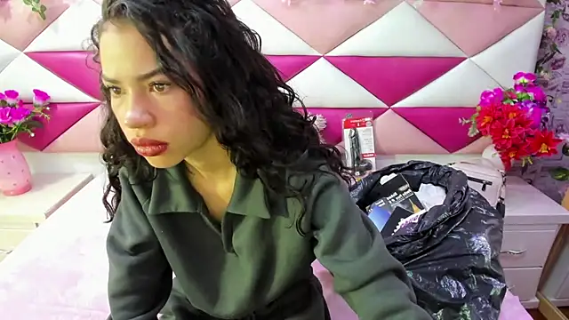 Nanis James online show from February 27, 2:44 am