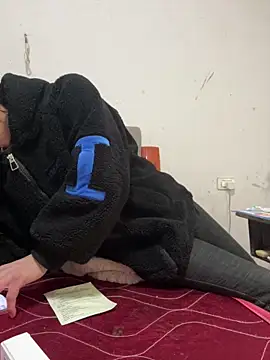 crhong666 online show from December 14, 12:27 am