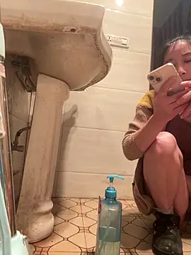 crhong666 online show from March 21, 12:37 am