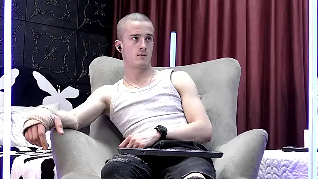 SirReed online show from April 9, 6:19 am