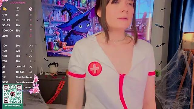 Honeey Beee online show from October 31, 7:48 pm