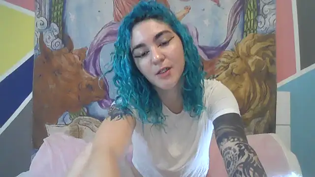 Snapshot of peetitefairy chatting on October 13, 4:45 am peetitefairy online show from October 13, 4:45 am