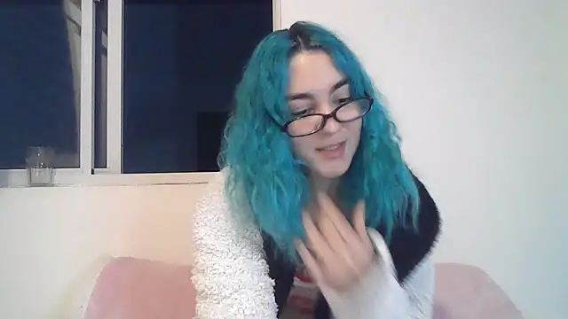 Snapshot of peetitefairy chatting on October 15, 4:12 am peetitefairy online show from October 15, 4:12 am