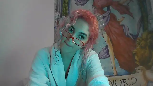 Snapshot of peetitefairy chatting on August 5, 5:32 am peetitefairy online show from August 5, 5:32 am
