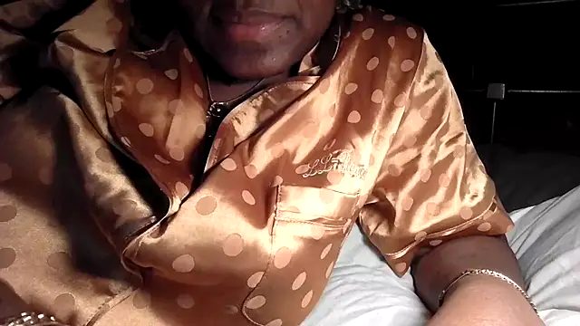 Curvy AfricanQuinn online show from March 13, 10:27 pm