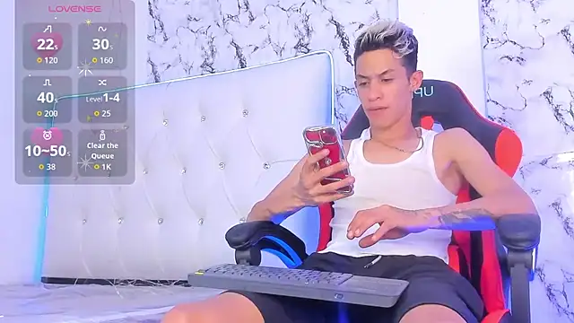 Leonardo-bigcock online show from April 8, 2:22 am