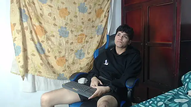 alice julls online show from May 24, 6:46 pm