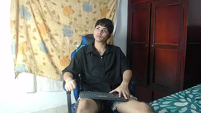 alice julls online show from May 27, 6:27 pm