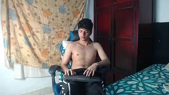 alice julls online show from May 29, 5:33 pm