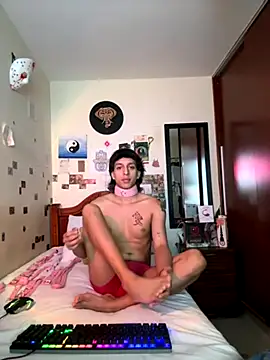 DannyPhantom555 online show from September 9, 9:25 pm