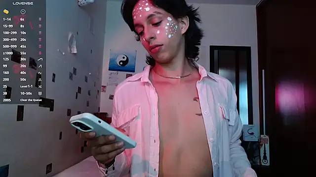 DannyPhantom555 online show from October 29, 6:53 pm