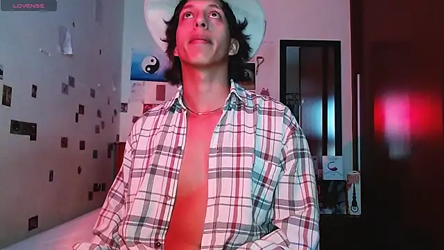 DannyPhantom555 online show from December 1, 7:41 pm