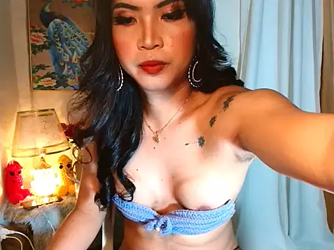 Gwensweetcum online show from February 3, 11:32 pm