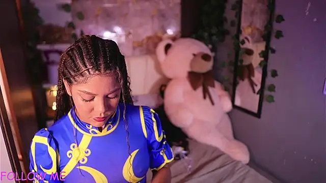 hannachris- online show from April 15, 12:17 am