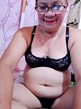 vickyhot1966 online show from April 12, 8:19 am